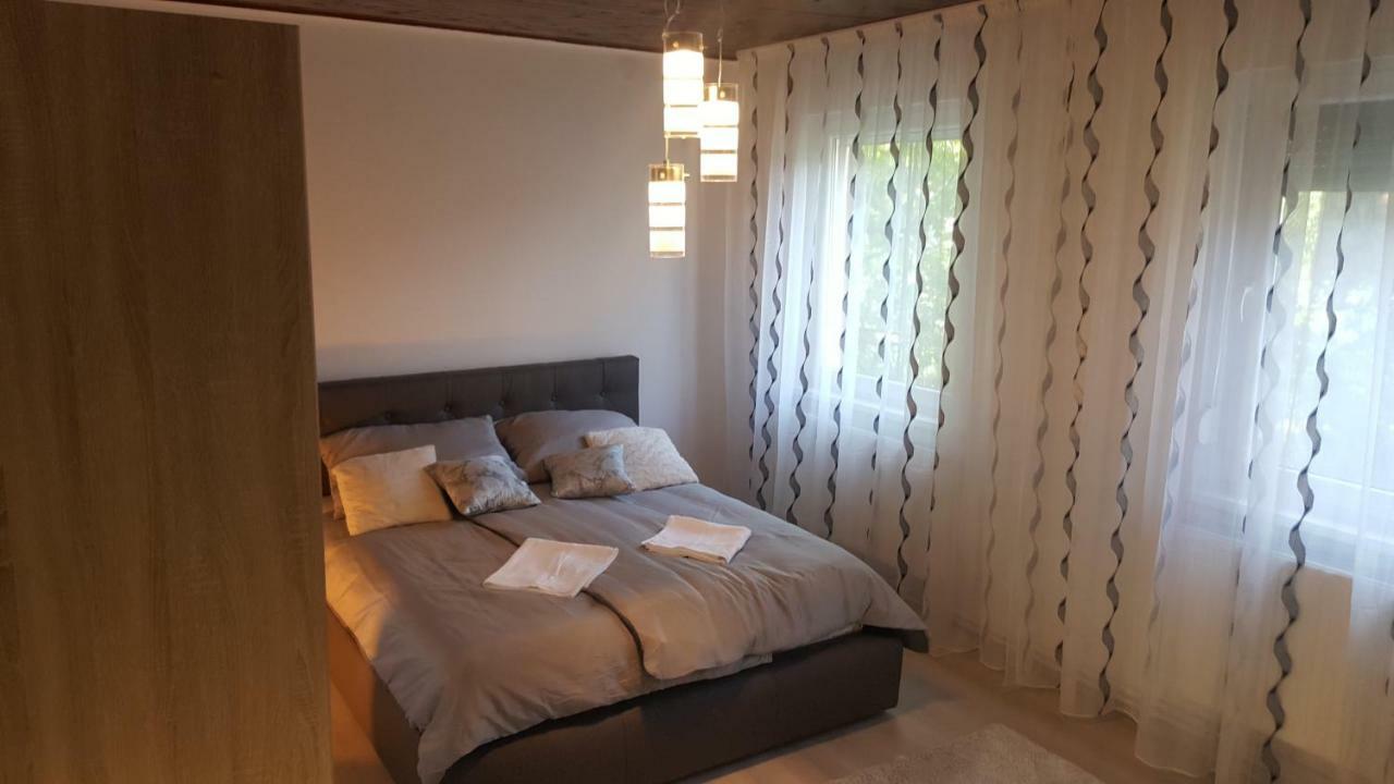 Gutenberg Utca Apartman Segedyn Zewnętrze zdjęcie